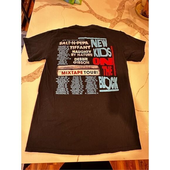 2019 MixTape Tour Shirt Sz M New Kids on the Block Salt-n-Pepa Naughty by Nature - Picture 2 of 5
